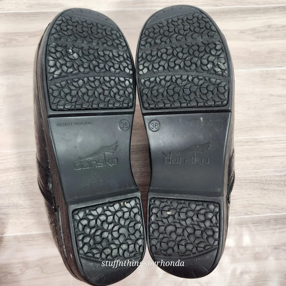 Dansko Black Tooled Leather Floral Professional Stapled Clogs EU 38 US 7.5-8 - Picture 7 of 13